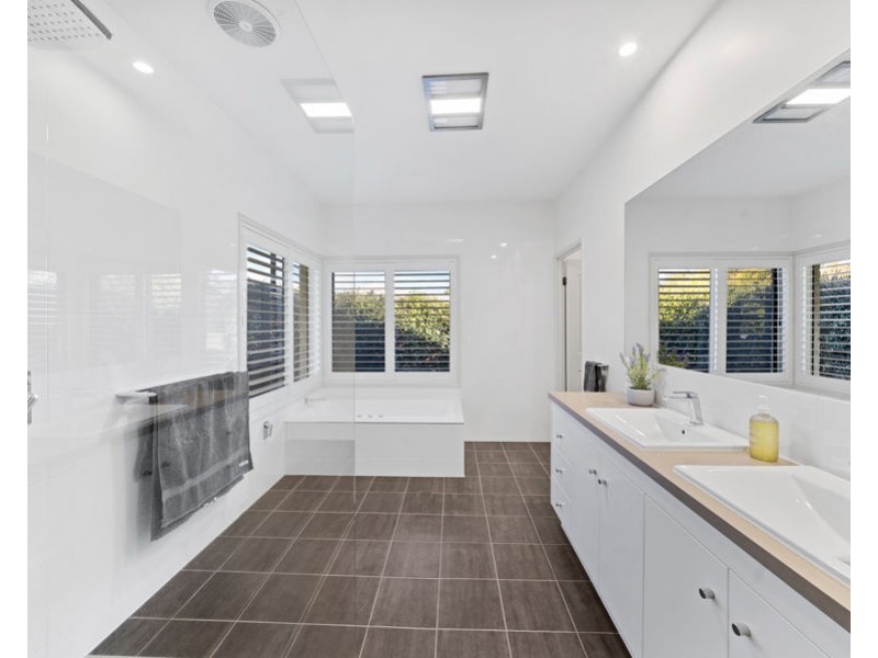 22-24 Newsky Court, Deebing Heights QLD 4306