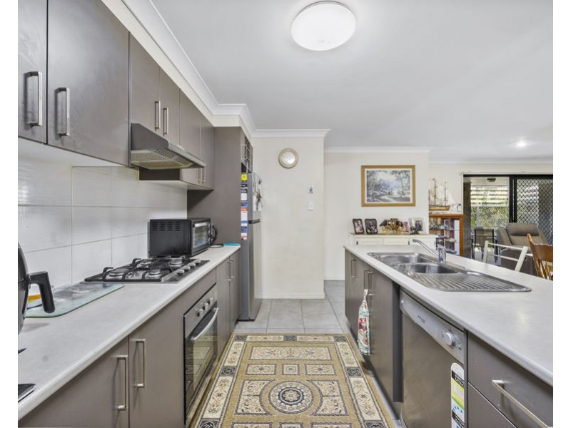 8 Sophie Street, Raceview QLD 4305