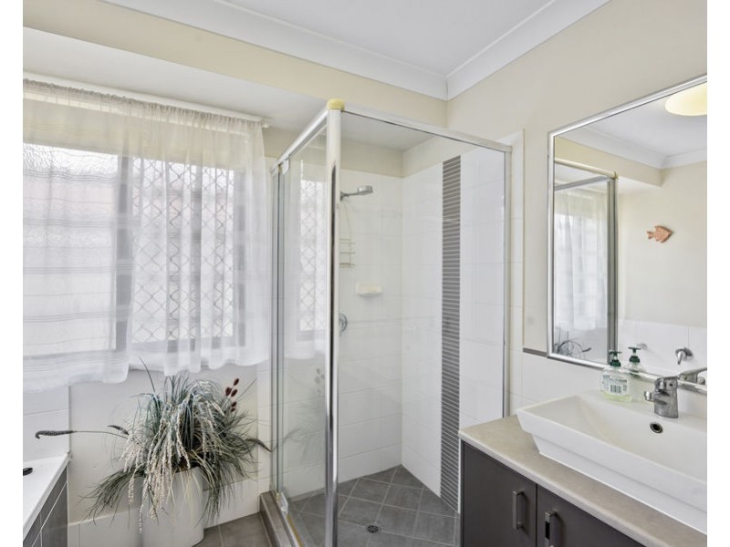 8 Sophie Street, Raceview QLD 4305