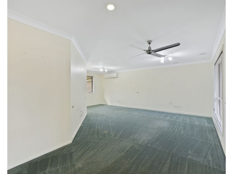 22 Discovery Street, Flinders View QLD 4305
