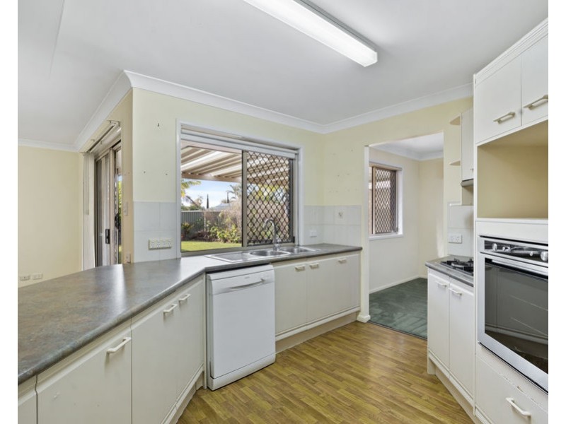 22 Discovery Street, Flinders View QLD 4305