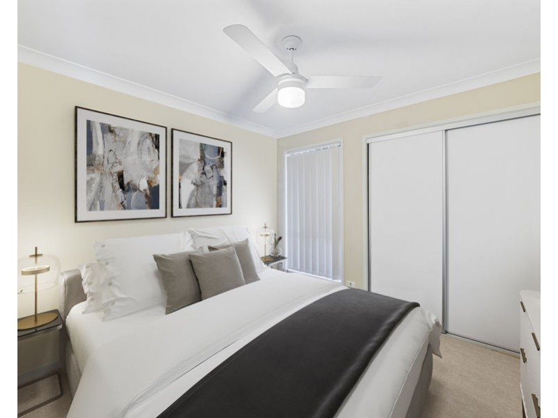 8 Robert Place, Yamanto QLD 4305