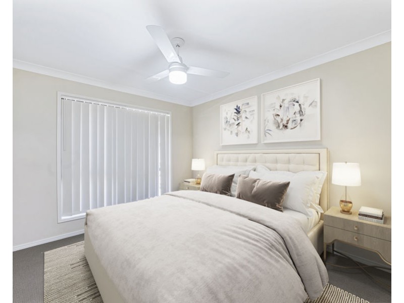 8 Robert Place, Yamanto QLD 4305