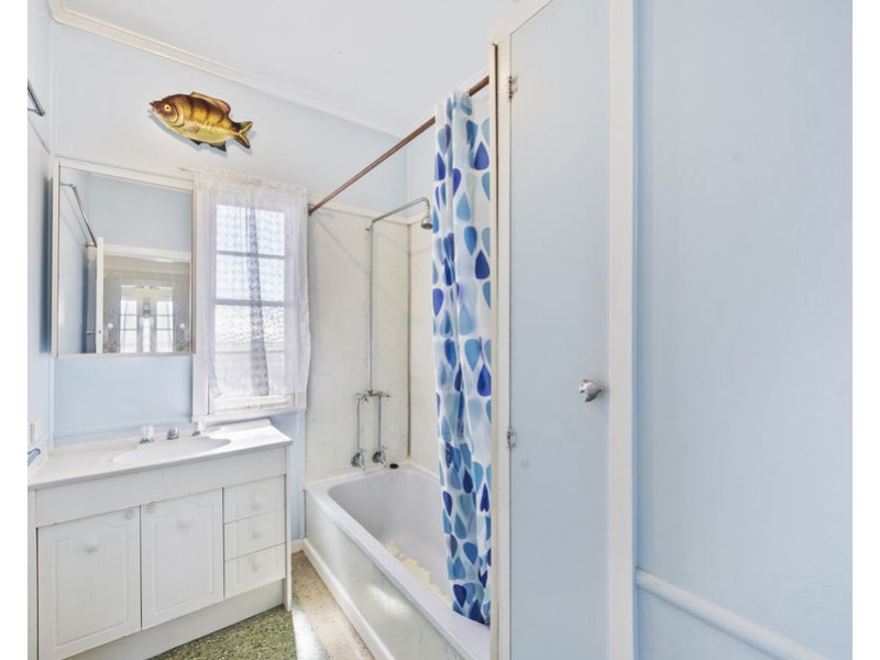13 England Street, East Ipswich QLD 4305