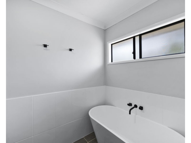 29 Eastfield Court, Deebing Heights QLD 4306