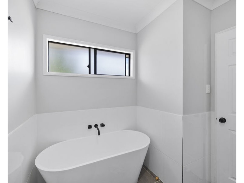 29 Eastfield Court, Deebing Heights QLD 4306