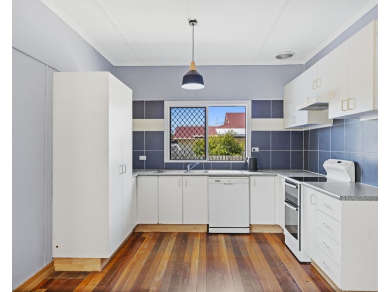 13a Thompson Street, Silkstone QLD 4304