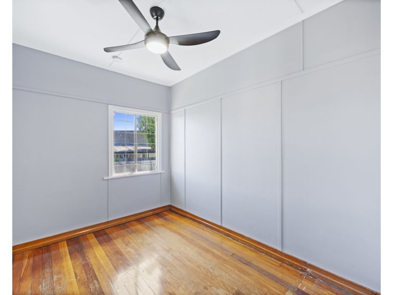 13a Thompson Street, Silkstone QLD 4304