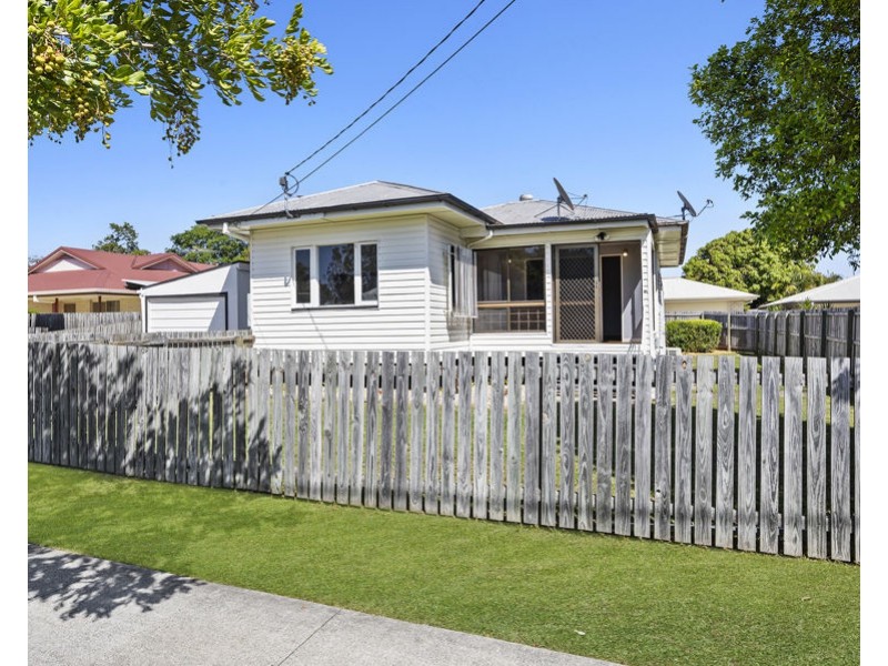 13a Thompson Street, Silkstone QLD 4304