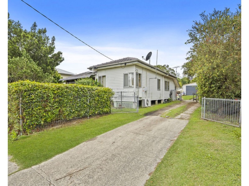 162 South Station Road, Silkstone QLD 4304