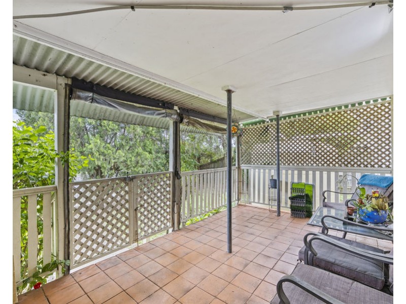 162 South Station Road, Silkstone QLD 4304