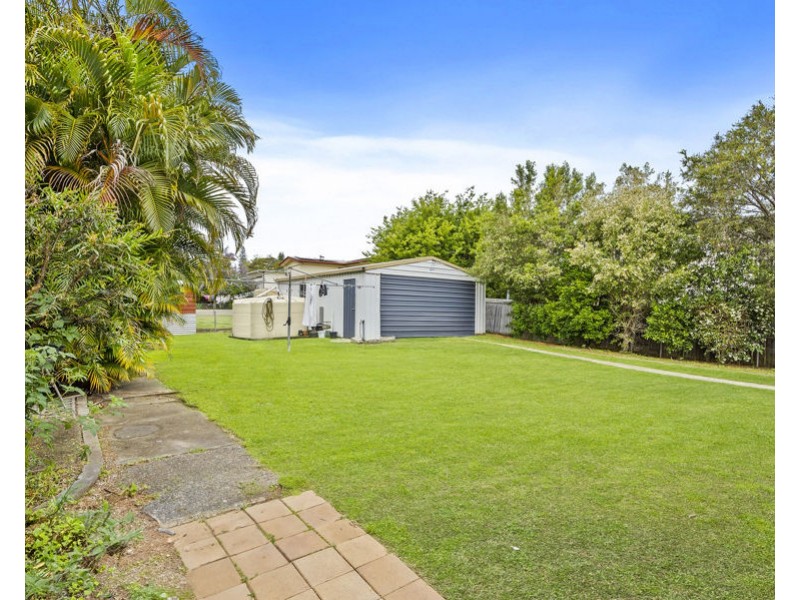 162 South Station Road, Silkstone QLD 4304