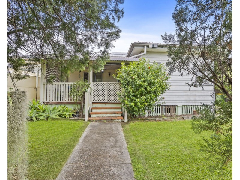 162 South Station Road, Silkstone QLD 4304