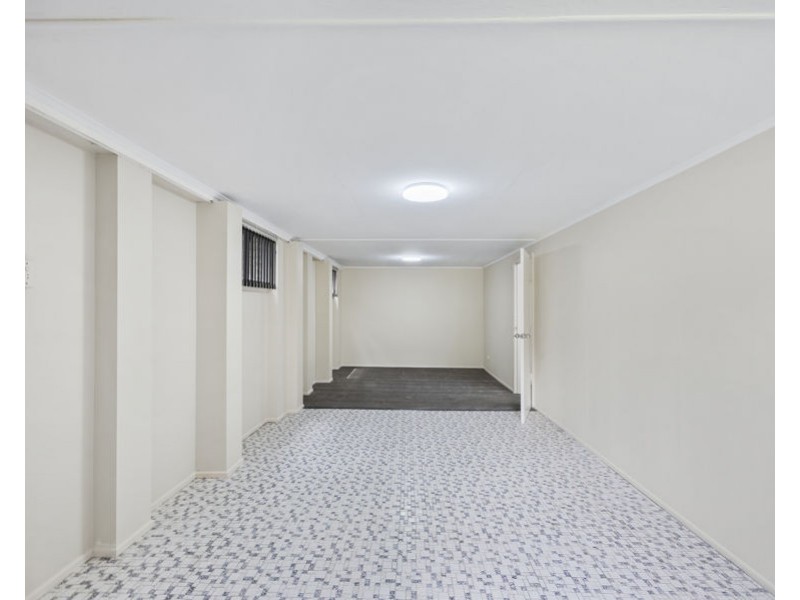 28 Tessman Street, Riverview QLD 4303