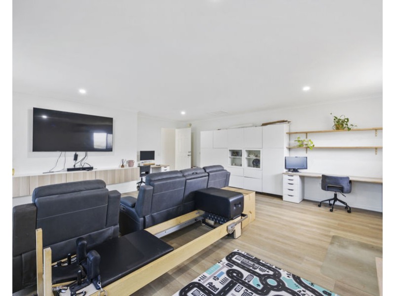 11 Dannika Way, Deebing Heights QLD 4306