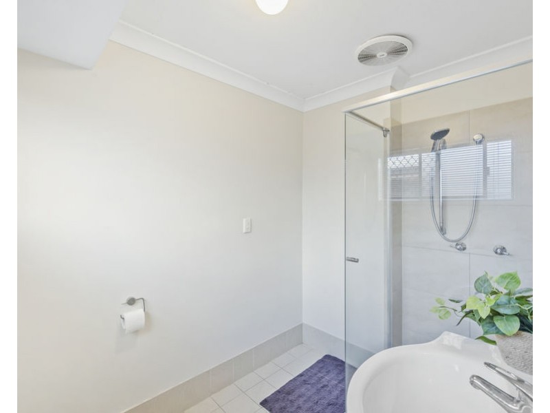39 Fassifern Street, Peak Crossing QLD 4306