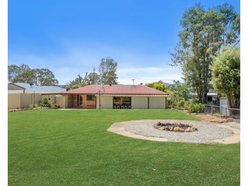 39 Fassifern Street, Peak Crossing QLD 4306