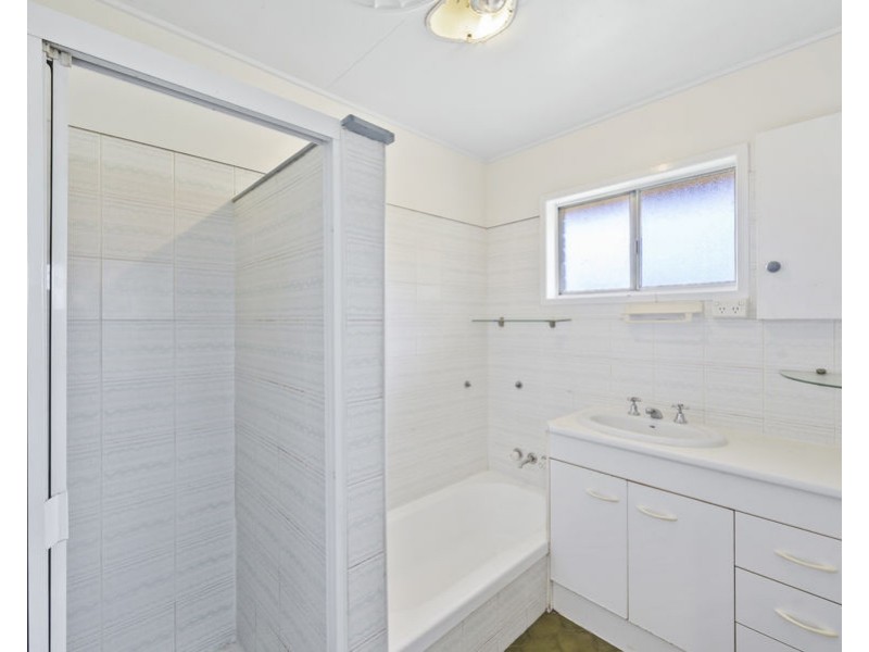 37 Prunda Parade, Raceview QLD 4305