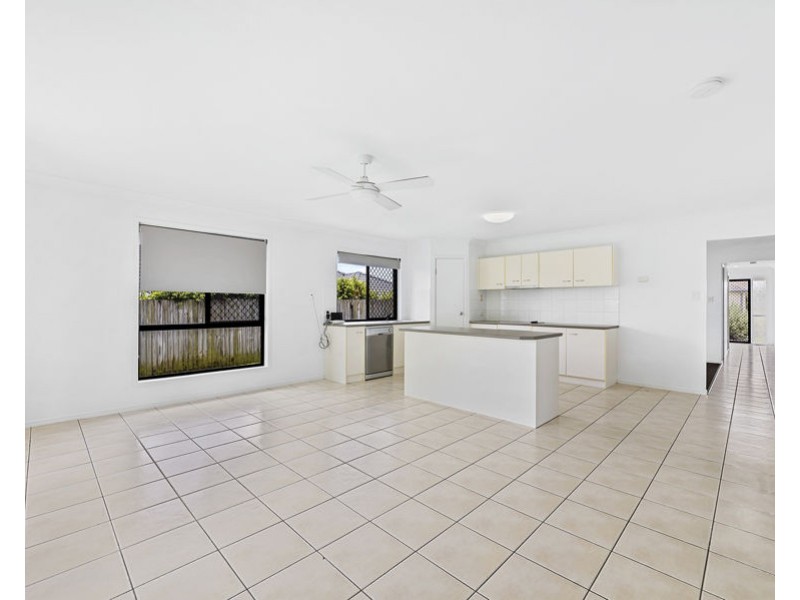 62 Anna Drive, Raceview QLD 4305