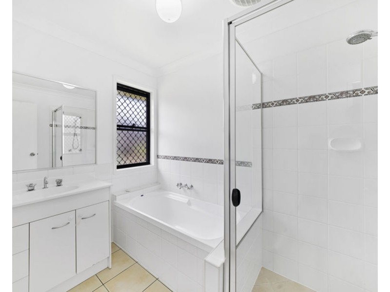 62 Anna Drive, Raceview QLD 4305