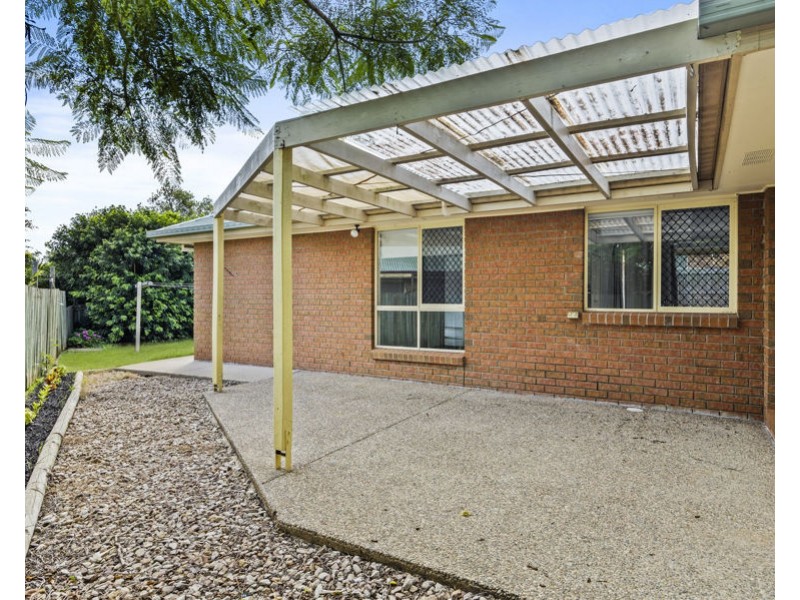 8 Dianthus Place, Flinders View QLD 4305