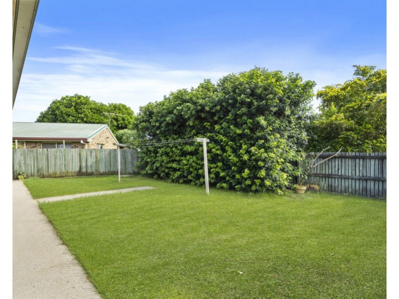 8 Dianthus Place, Flinders View QLD 4305