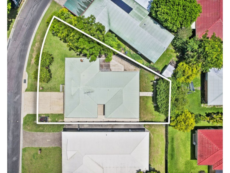 8 Dianthus Place, Flinders View QLD 4305