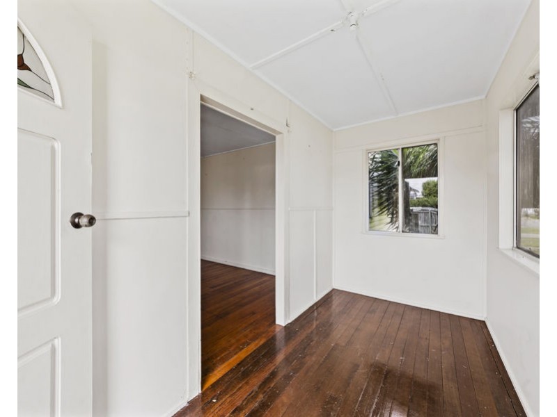 19 Hall Street, Peak Crossing QLD 4306