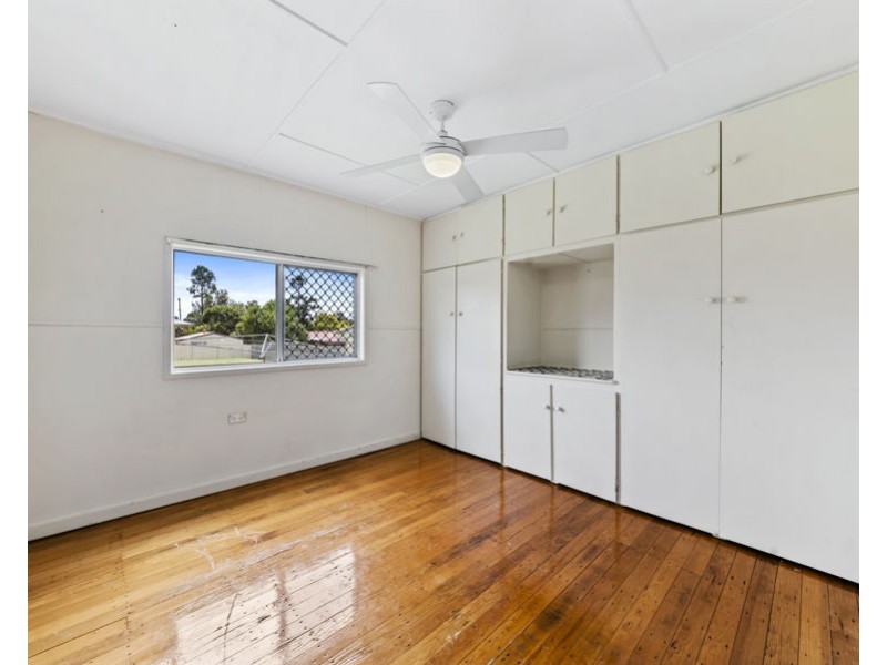 19 Hall Street, Peak Crossing QLD 4306