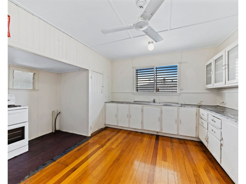 19 Hall Street, Peak Crossing QLD 4306