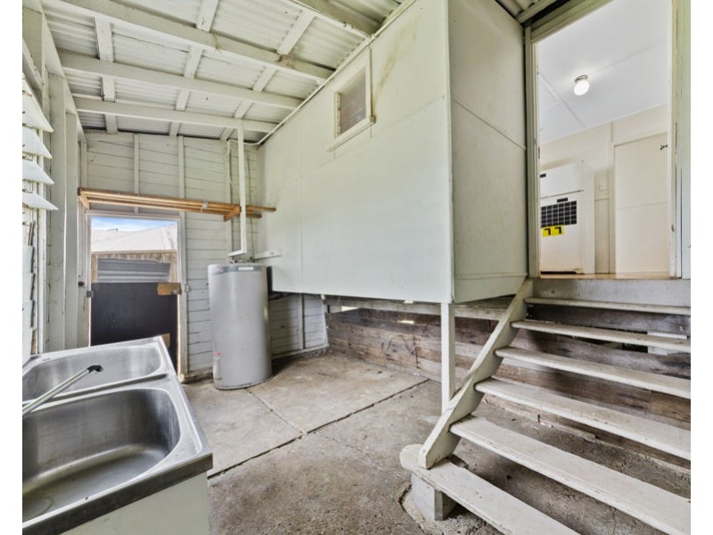 19 Hall Street, Peak Crossing QLD 4306