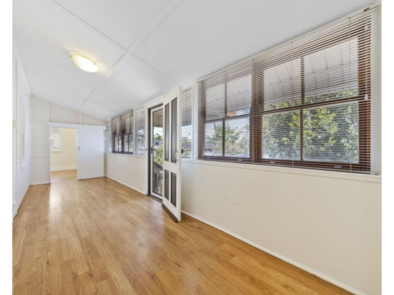 8 Lennon Lane, North Ipswich QLD 4305