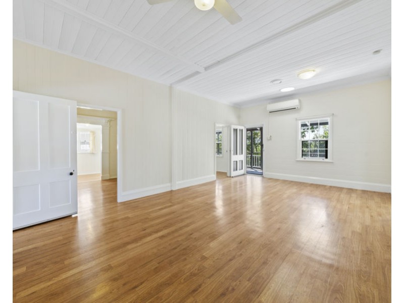 8 Lennon Lane, North Ipswich QLD 4305