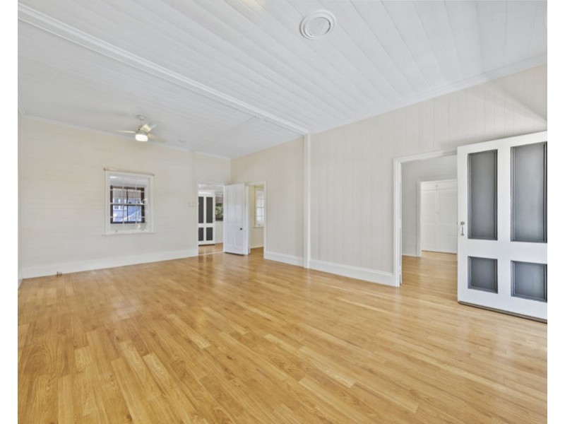 8 Lennon Lane, North Ipswich QLD 4305