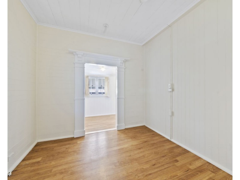 8 Lennon Lane, North Ipswich QLD 4305