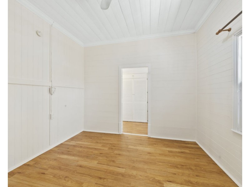 8 Lennon Lane, North Ipswich QLD 4305