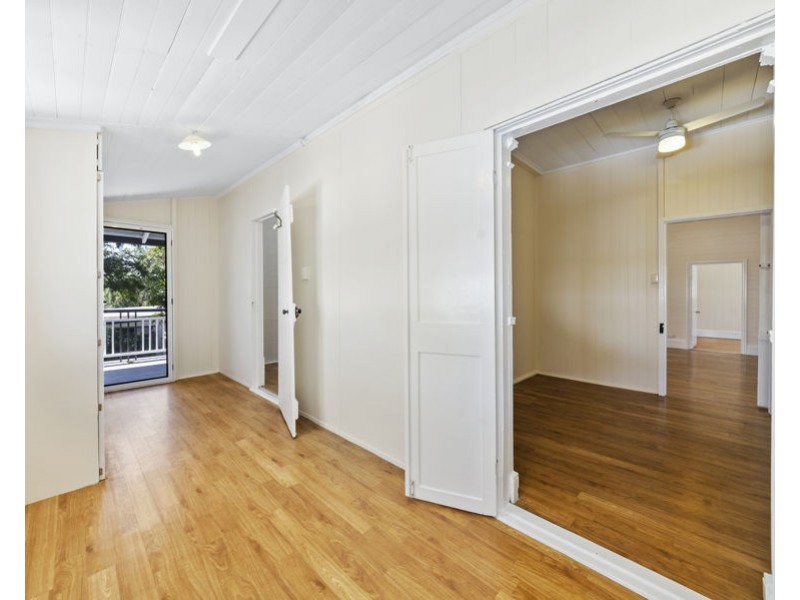 8 Lennon Lane, North Ipswich QLD 4305