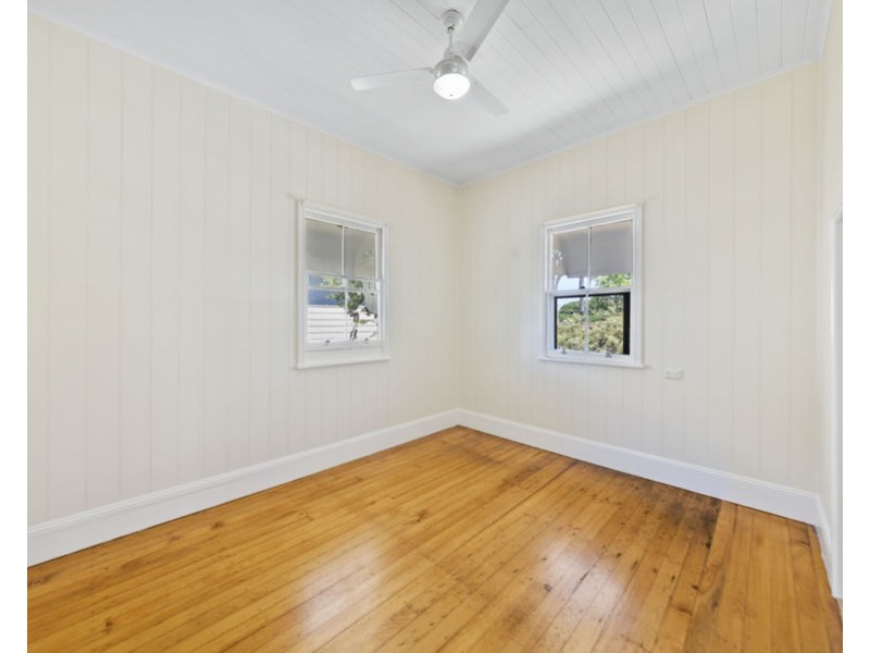 8 Lennon Lane, North Ipswich QLD 4305