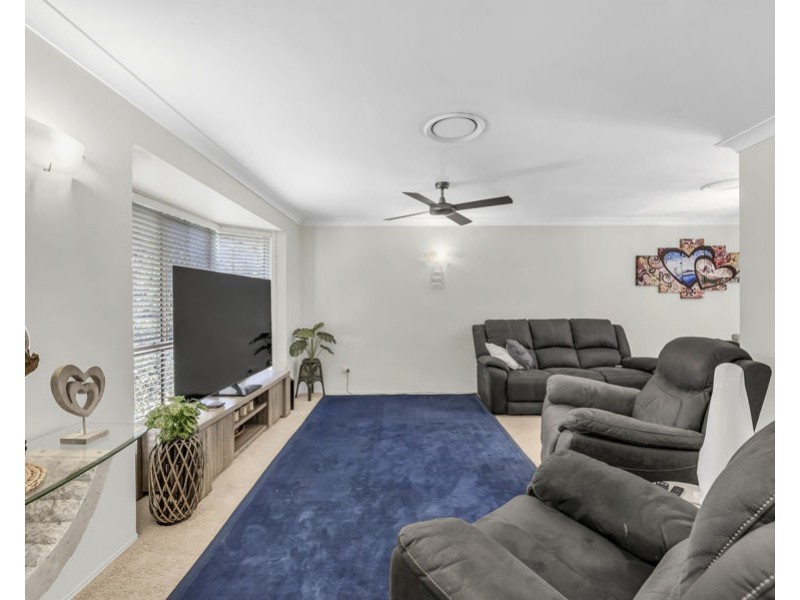 6 Diosma Close, Yamanto QLD 4305