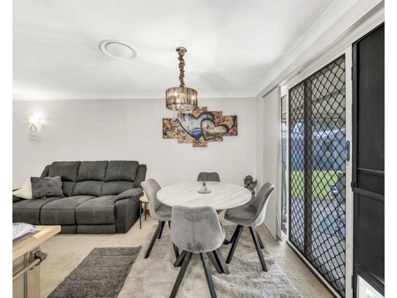 6 Diosma Close, Yamanto QLD 4305