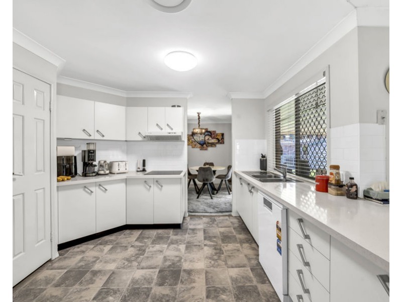 6 Diosma Close, Yamanto QLD 4305