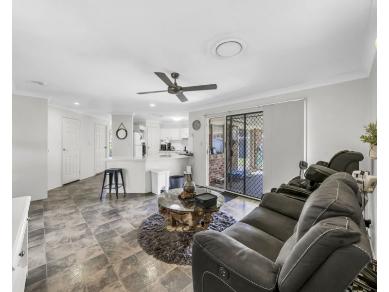 6 Diosma Close, Yamanto QLD 4305