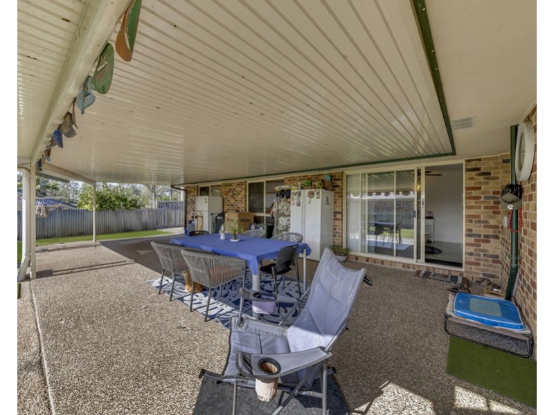 6 Diosma Close, Yamanto QLD 4305