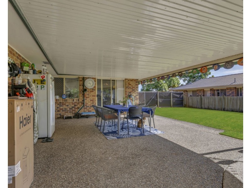 6 Diosma Close, Yamanto QLD 4305