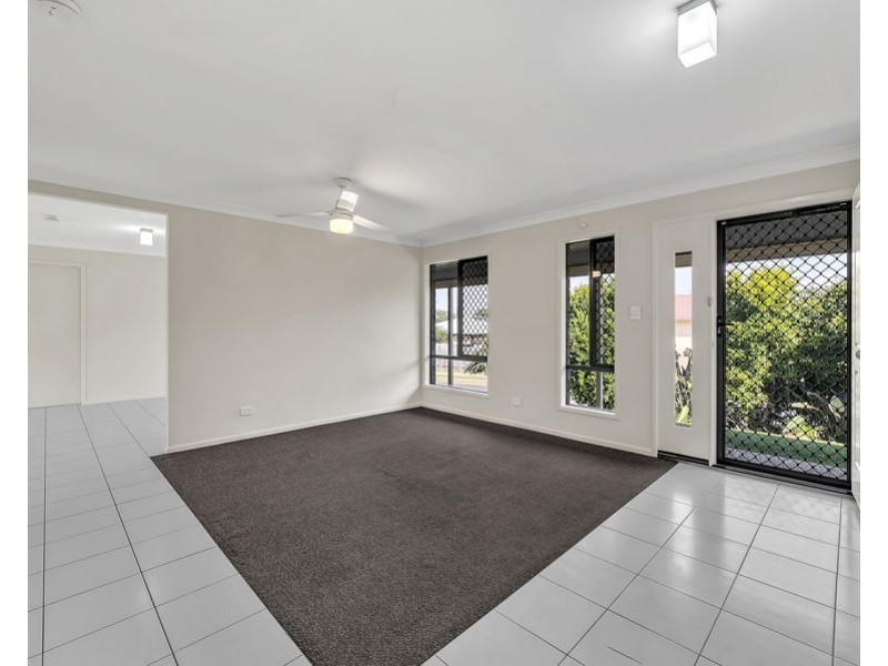 3 Iris Court, Yamanto QLD 4305