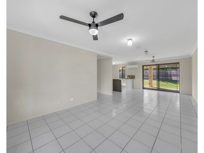 3 Iris Court, Yamanto QLD 4305