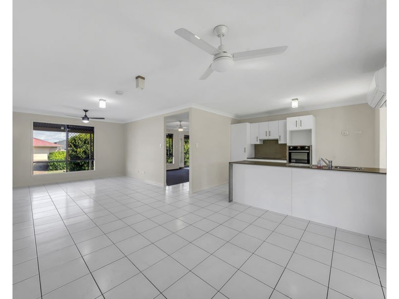 3 Iris Court, Yamanto QLD 4305