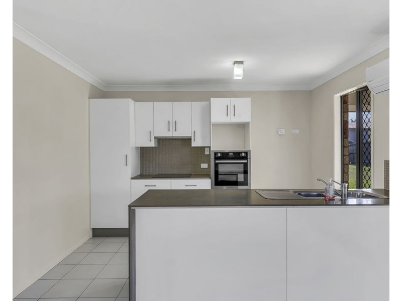 3 Iris Court, Yamanto QLD 4305