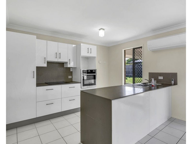 3 Iris Court, Yamanto QLD 4305