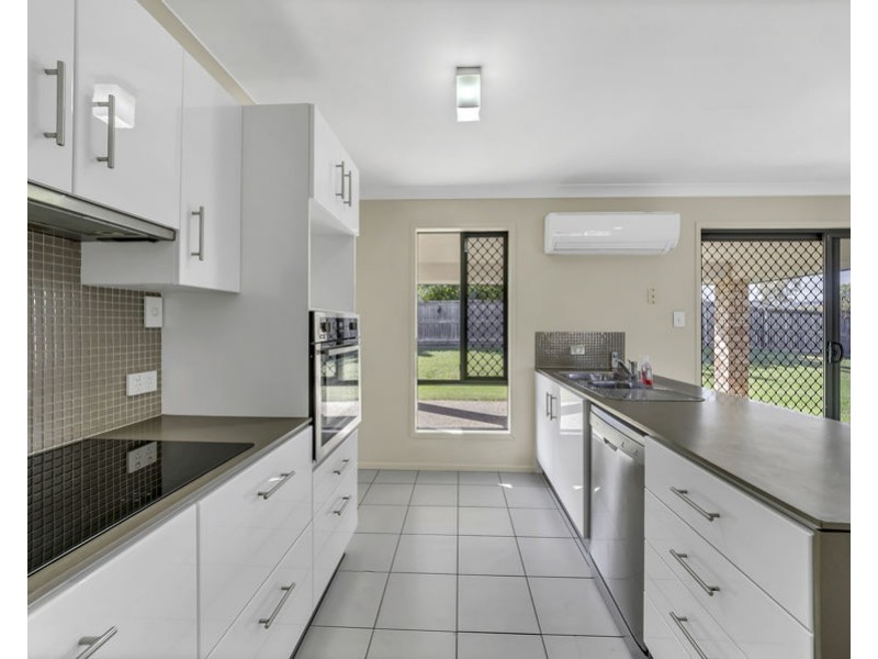 3 Iris Court, Yamanto QLD 4305
